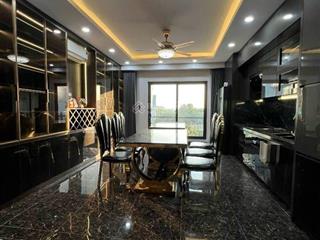 Gần cầu vĩnh tuy  bát khối  6 tầng thang máy  gara ô tô  full nội thất châu âu  chủ mót bán