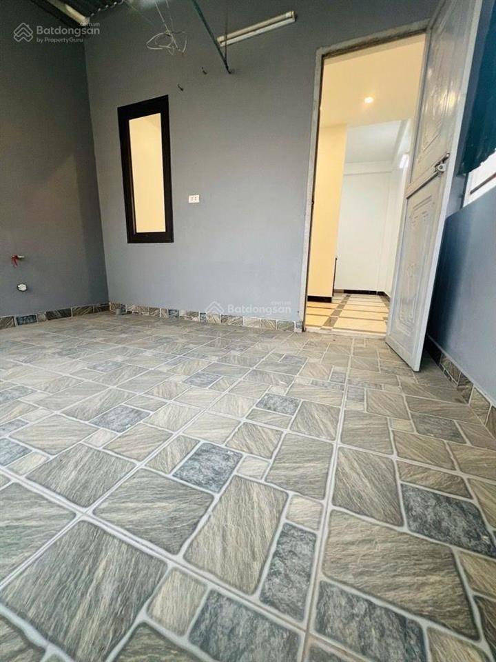 Đàm quang trung thông phố trạm, vài bước ra cầu vĩnh tuy, nhà mới đẹp 40m2 5 tầng, 3pn