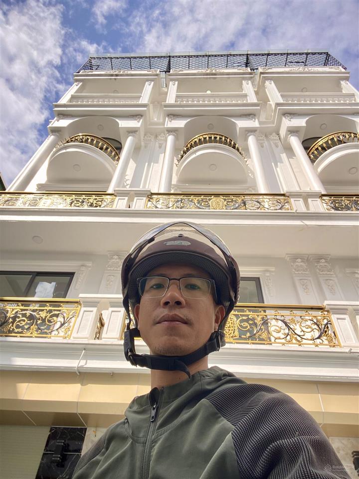 Đầu tư đình  bát khối  ngõ ôtô tránh  kinh doanh  sân rộng trước nhà  thang máy xịn