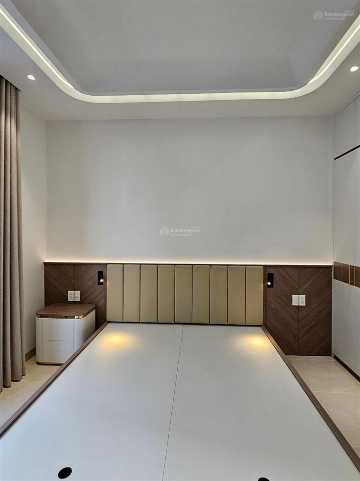 Nhà lung linh chờ chủ xinh rước về đón tết