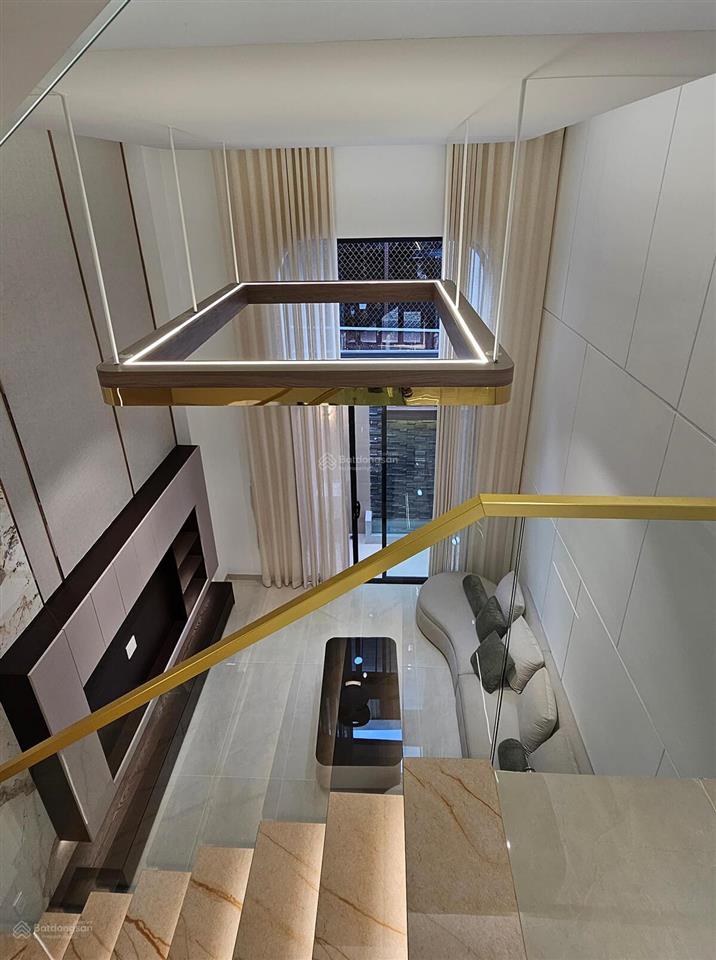 Nhà lung linh chờ chủ xinh rước về đón tết