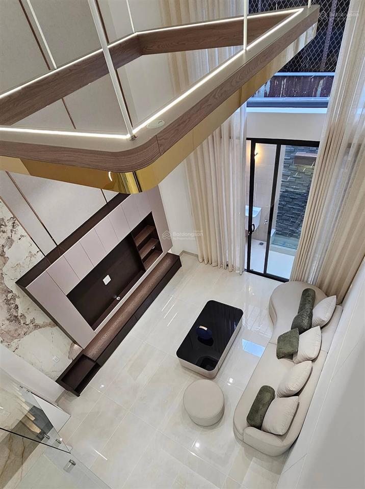 Nhà lung linh chờ chủ xinh rước về đón tết