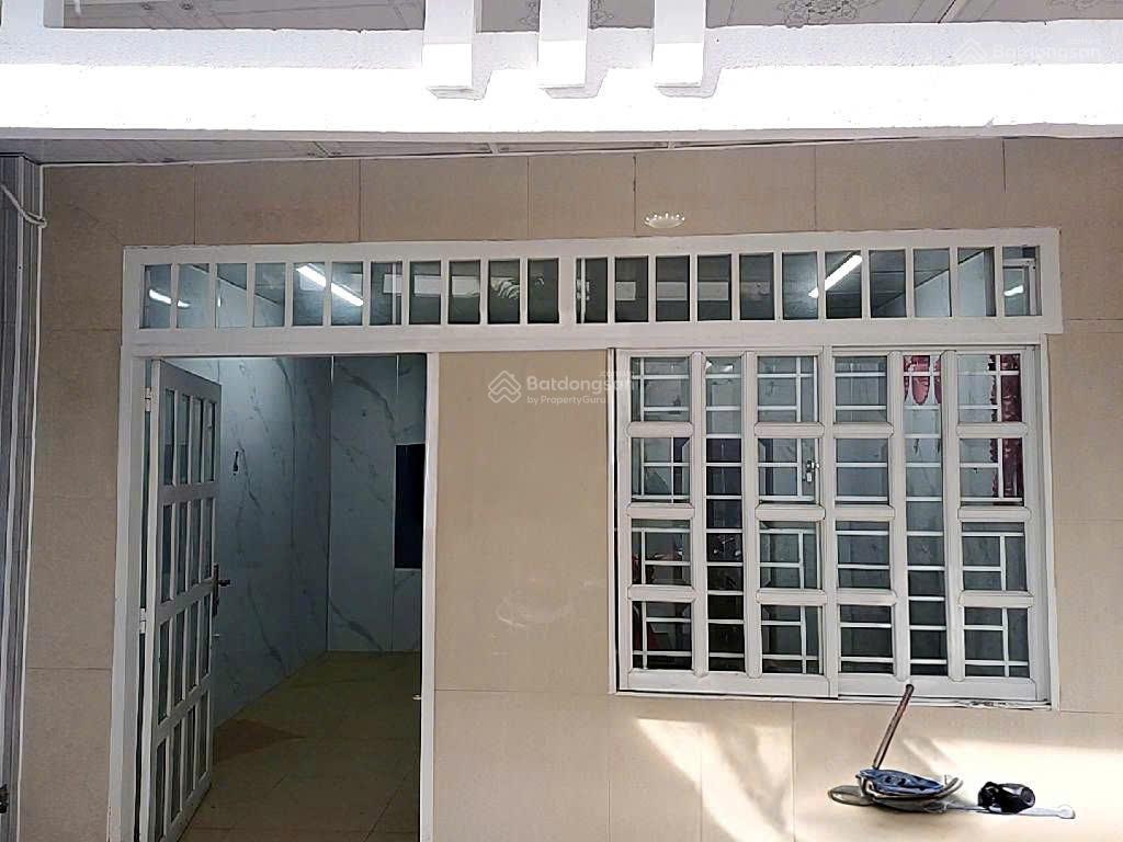 Bán nhà trống giao ngay tại nguyễn duy, 4.5 x 14m, giá chỉ nhỉnh 3 tỷ!