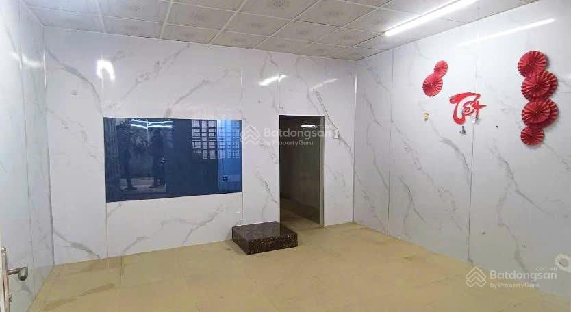 Bán nhà trống giao ngay tại nguyễn duy, 4.5 x 14m, giá chỉ nhỉnh 3 tỷ!