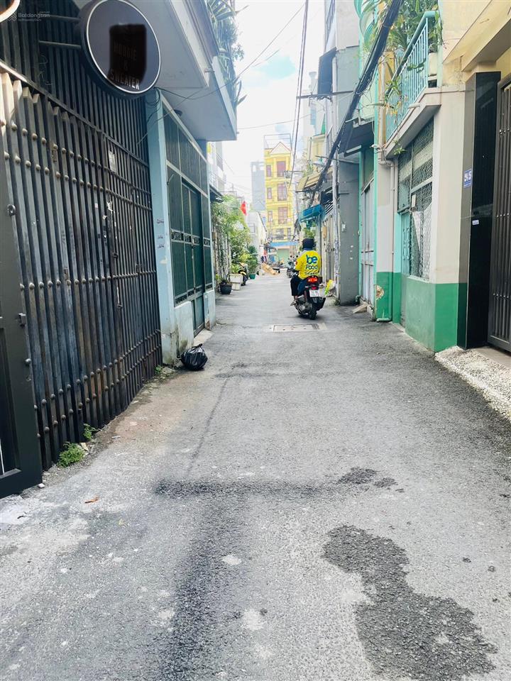 Chỉ 5.49 tỷ  nhà 3 tầng  hẻm xe hơi thẳng trục  37.1m2  cách mt 50m  gần làng hoa p11 gv