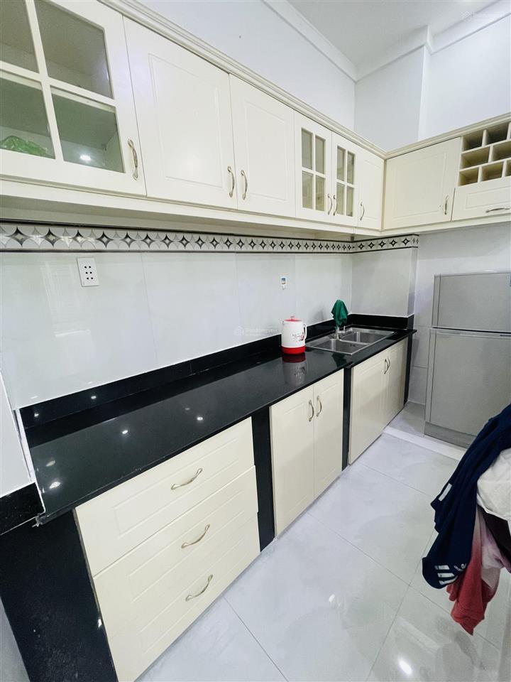 Chỉ 5.49 tỷ  nhà 3 tầng  hẻm xe hơi thẳng trục  37.1m2  cách mt 50m  gần làng hoa p11 gv