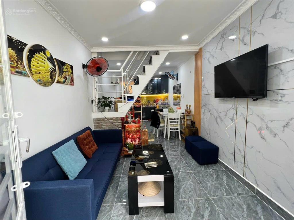 Cho thuê nhà nguyên căn nguyễn văn quỳ quận 7 full nội thất 9.5tr