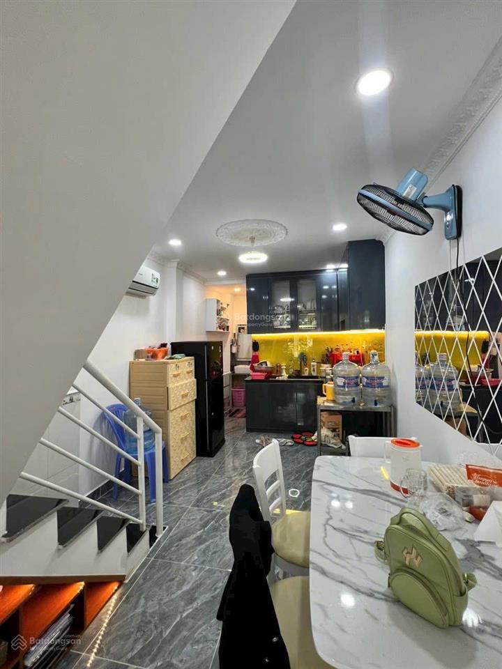 Cho thuê nhà nguyên căn nguyễn văn quỳ quận 7 full nội thất 9.5tr