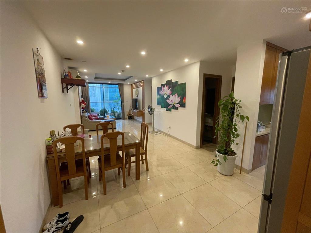 Bán căn 2 ngủ  110 cầu giấy 85m2 tầng trung giá 10.6 tỷ bp ( chuẩn giá ) có tl