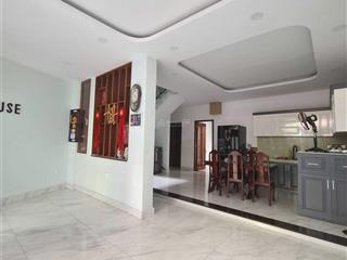 Nhà đẹp khu vip  4 tầng  6 phòng ngủ  diện tích lớn, vị trí trung tâm, hẻm ô tô thông