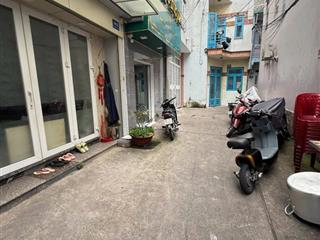 Bán nhà 3 tầng , 4pn, 3wc, ngay aeon, sổ vông đẹp, không lộ giới, đường xe kia, chỉ 4 tỷ.