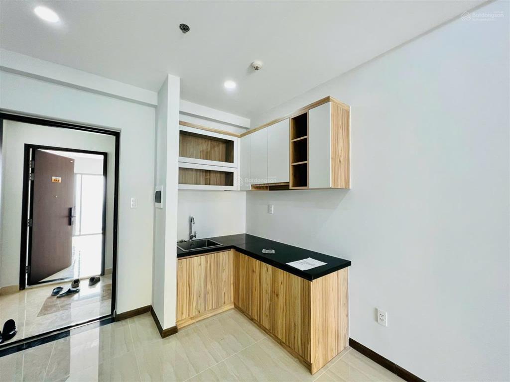 Chính chủ bán căn góc 2pn2wc bcons plaza view nội khu hồ bơi mát mẻ. sổ sẵn cầm tay