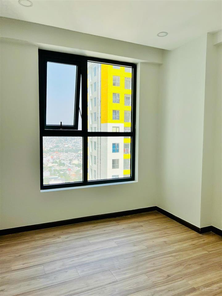 Chính chủ bán căn góc 2pn2wc bcons plaza view nội khu hồ bơi mát mẻ. sổ sẵn cầm tay