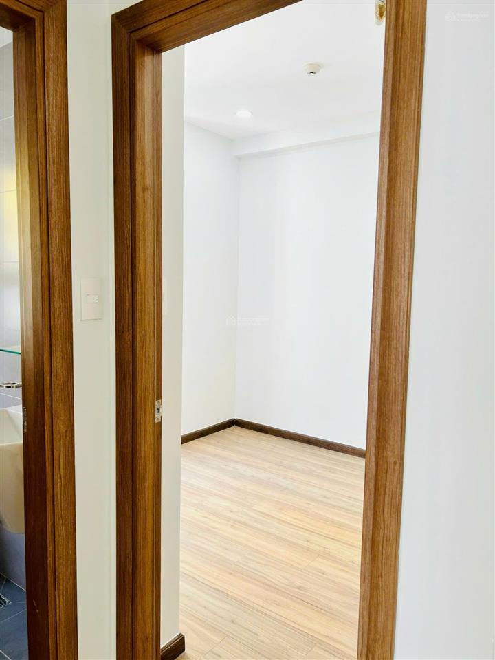 Chính chủ bán căn góc 2pn2wc bcons plaza view nội khu hồ bơi mát mẻ. sổ sẵn cầm tay