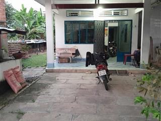 Bán đất có sẵn nhà cấp 4 rộng rãi 3 phòng ngủ