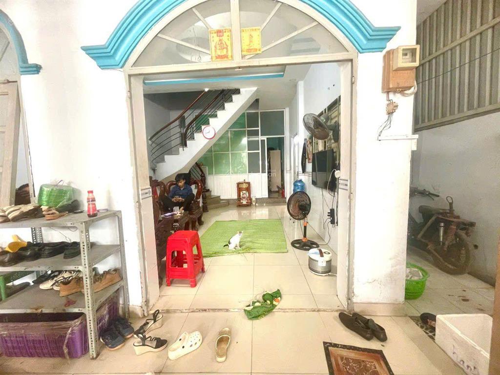 Mặt tiền trung chánh đường 12m có lề  kinh doanh buôn bán sầm uất, dt 6*16m, giá 5.3 tỷ