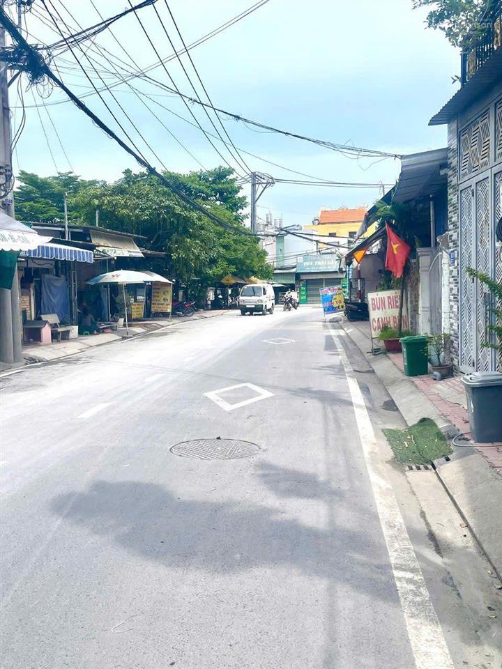 Mặt tiền trung chánh đường 12m có lề  kinh doanh buôn bán sầm uất, dt 6*16m, giá 5.3 tỷ