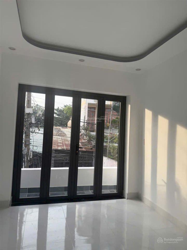 Nhà mới hoàn toàn..đúc kiêng cố 1 lầu  mặt tiền đường lê lợi ngay trung chánh