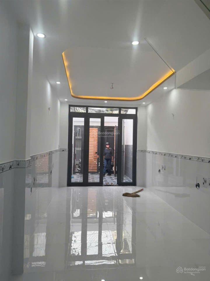 Nhà mới hoàn toàn..đúc kiêng cố 1 lầu  mặt tiền đường lê lợi ngay trung chánh