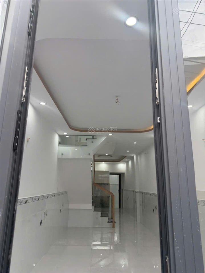 Nhà mới hoàn toàn..đúc kiêng cố 1 lầu  mặt tiền đường lê lợi ngay trung chánh