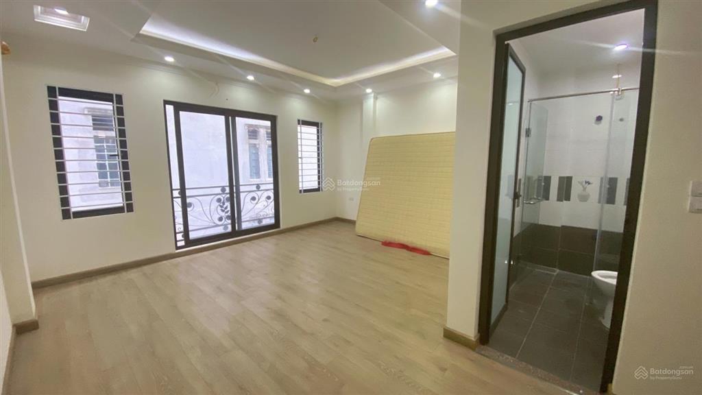 Bán nhà văn la quang trung hà đông 38m2 mặt tiền 4m 11..5 tỷ cấp 4 ôtô tránh vỉa hè cc 0976 052 ***