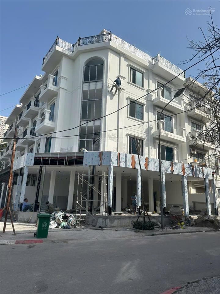 Bán nhà hào nam đống đa 115m2 mặt tiền 7m hơn 32 tỷ cấp 4 view hồ xây ccmn gần phố ô tô 0976 052 ***