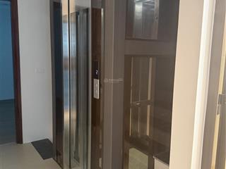 Nhà 5 tầng thang máy, ngõ nông , đi 3 bước chân ra ngõ ô tô tránh.