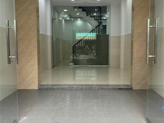 Nhà mt phùng tá chu giá 6ty550 xây 2 lầu dt 3,62x12 sổ đầy đủ