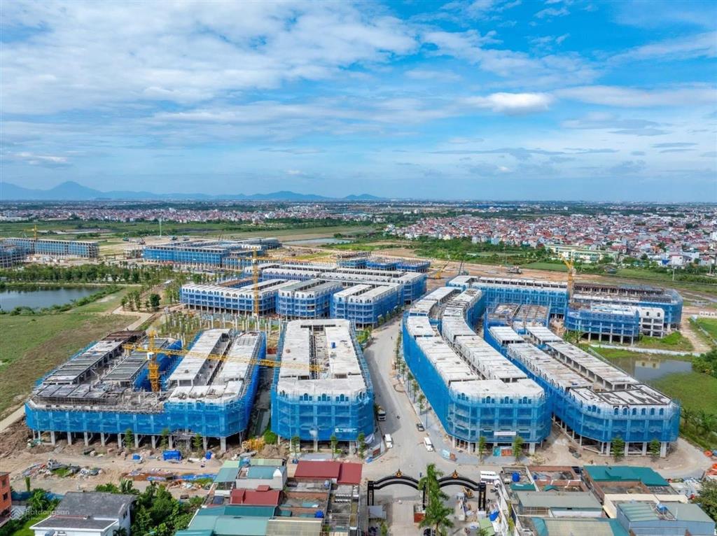 Bán nhà mặt phố giá tốt tại đường tây thăng long, đan phượng, hà nội, 13 tỷ, 52m2