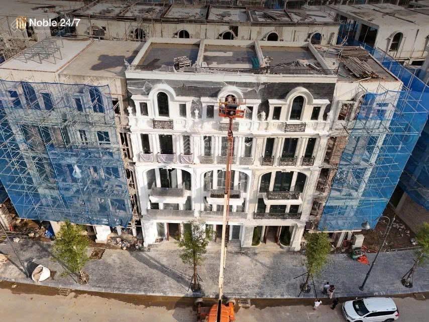 Bán nhà mặt phố giá tốt tại đường tây thăng long, đan phượng, hà nội, 13 tỷ, 52m2