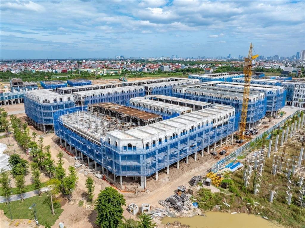 Bán nhà mặt phố giá tốt tại đường tây thăng long, đan phượng, hà nội, 13 tỷ, 52m2