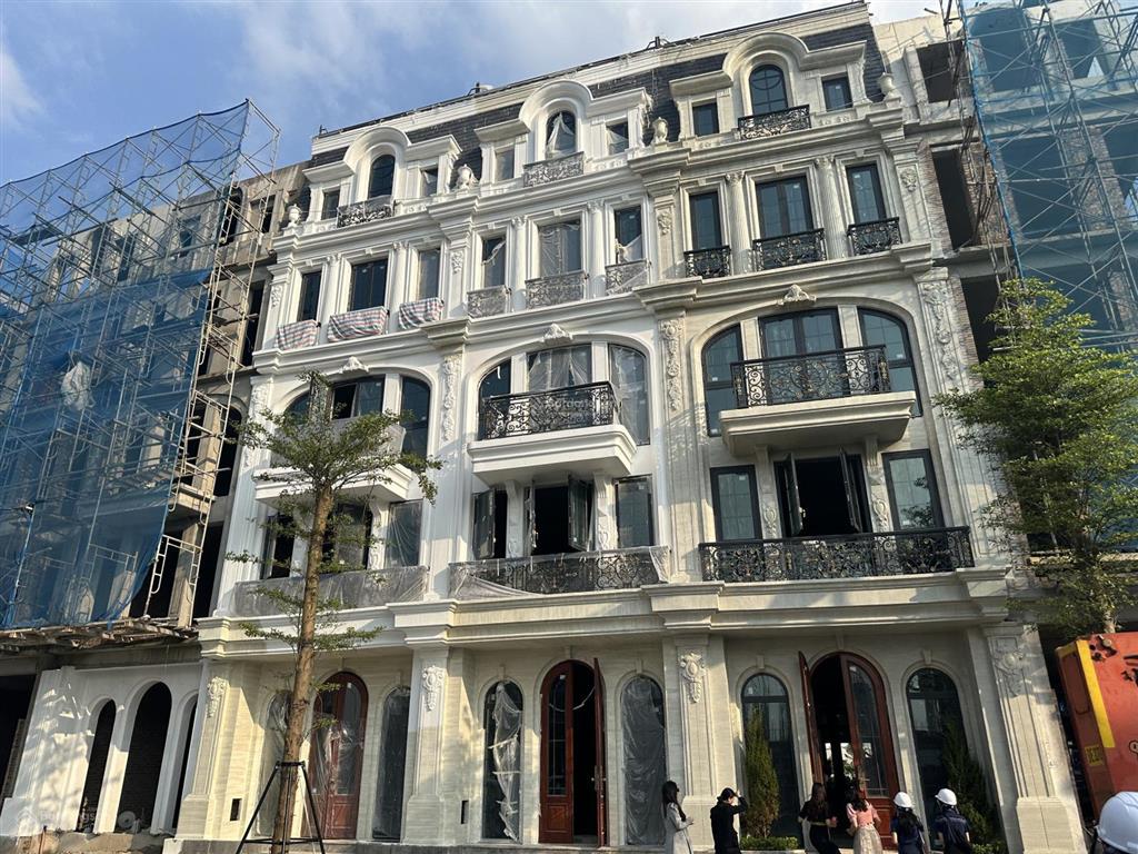 Bán nhà mặt phố giá tốt tại đường tây thăng long, đan phượng, hà nội, 13 tỷ, 52m2