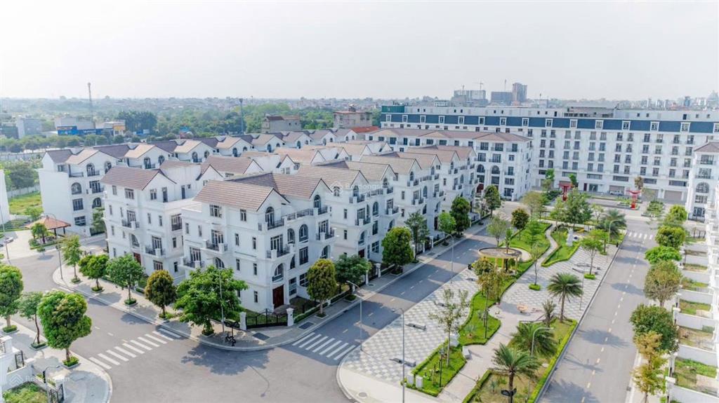 Bán căn liền kề áp lô góc sẵn nhà thô 5 tầng trung tâm kđt mạnh đức victory