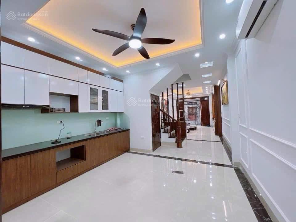 Bán gấp, giá rẻ nhà phố phạm văn đồng, ngõ gần đường lớn, gần oto, mặt tiền rộng, 35m 6 tầng