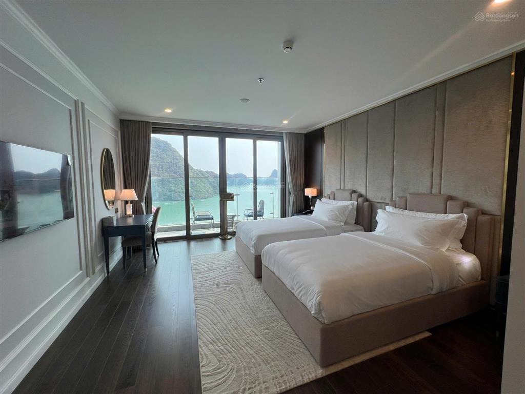 Em trường bán quỹ căn ngoại giao cđt crystal holiday harbour view vịnh bái tử long. giá 1,5 tỷ.