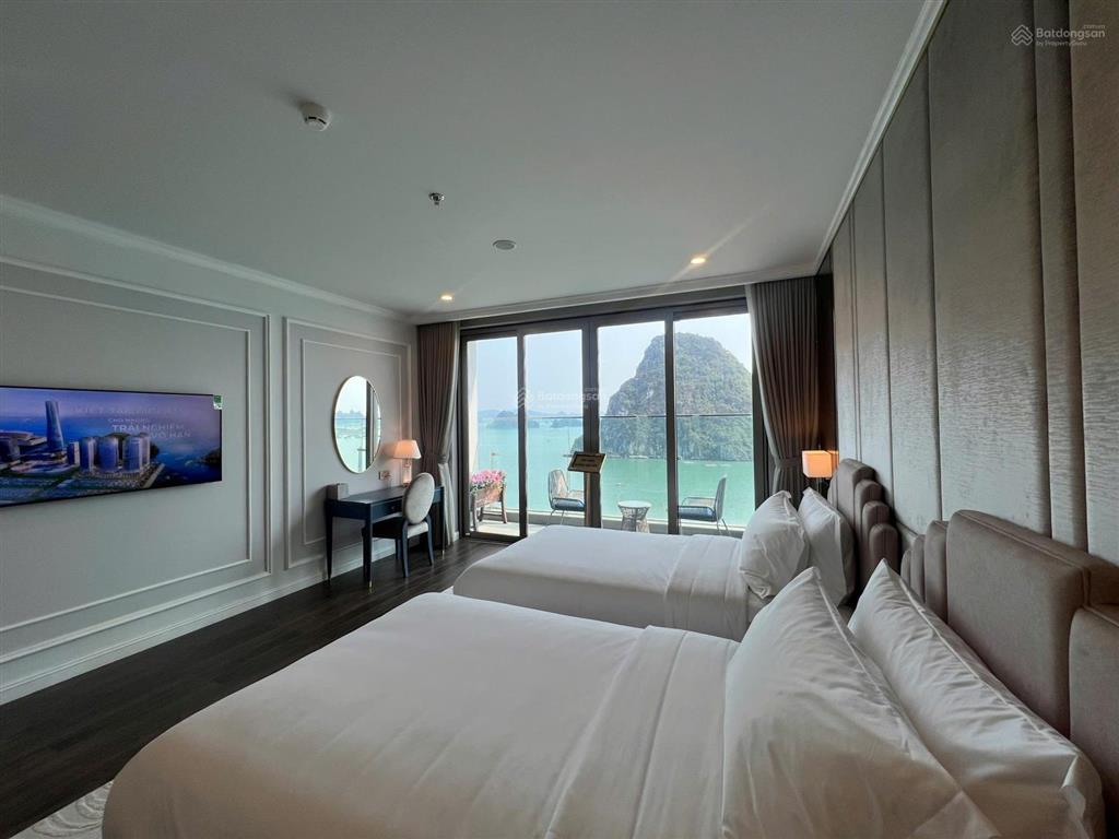 Em trường bán quỹ căn ngoại giao cđt crystal holiday harbour view vịnh bái tử long. giá 1,5 tỷ.