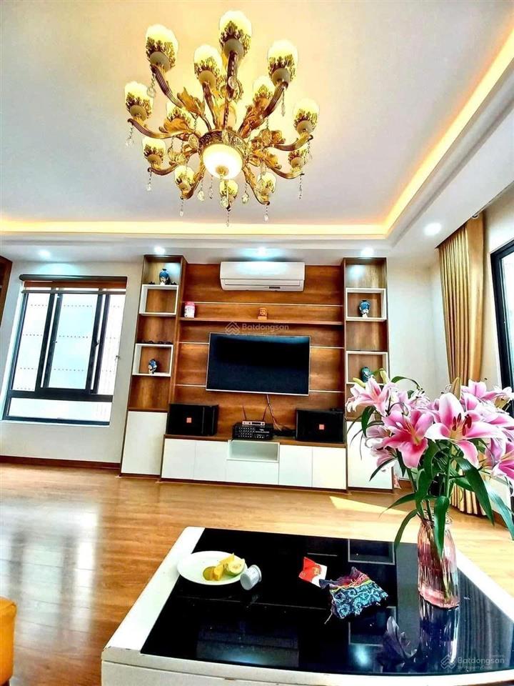 Bán nhà đẹp, mới, phạm văn đồng, cầu giấy, 40m ra phố, bãi oto, ngõ 3m, có thang máy, 36m, 6 tầng