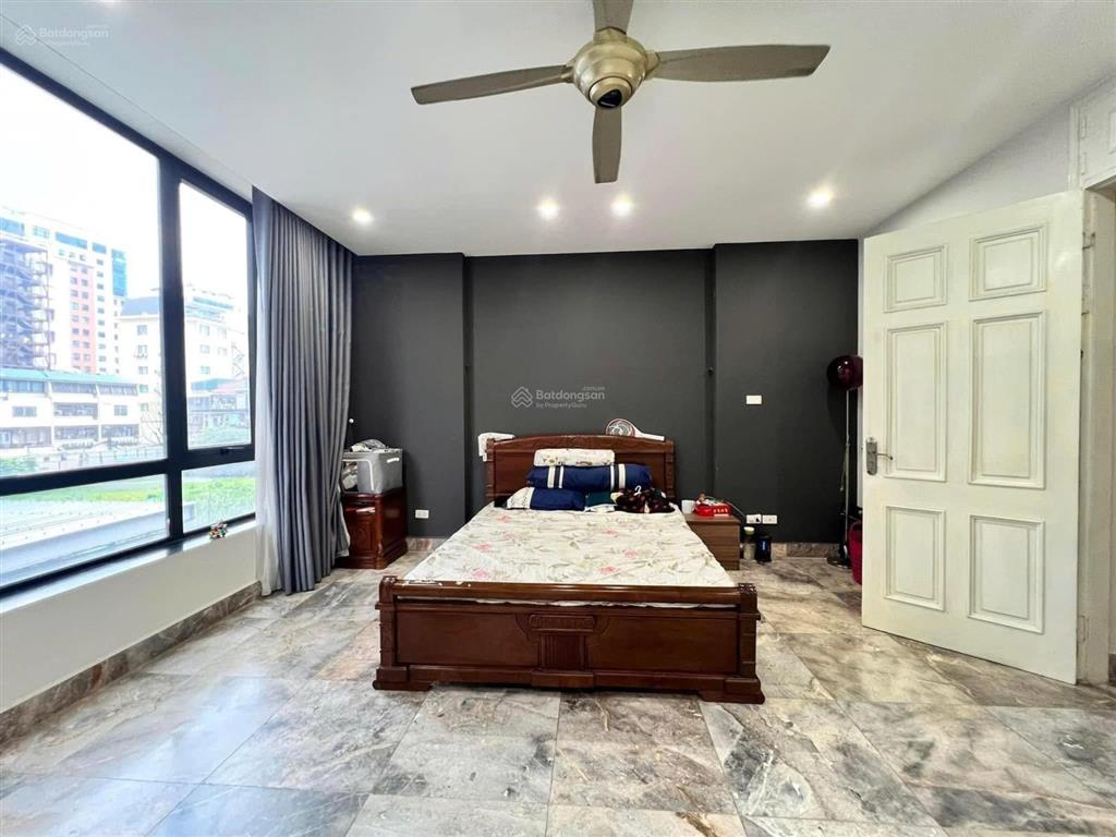 Bán nhà đẹp, mới, phạm văn đồng, cầu giấy, 40m ra phố, bãi oto, ngõ 3m, có thang máy, 36m, 6 tầng