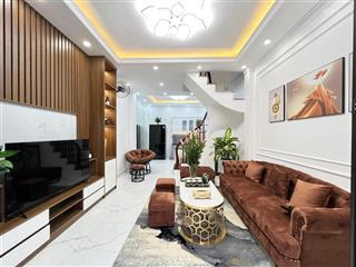 Cực hiếm, bán nhà đẹp quan hoa, cầu giấy, sát phố, ngõ thông, tặng nội thất 38m2, 5 tầng, 7 tỷ