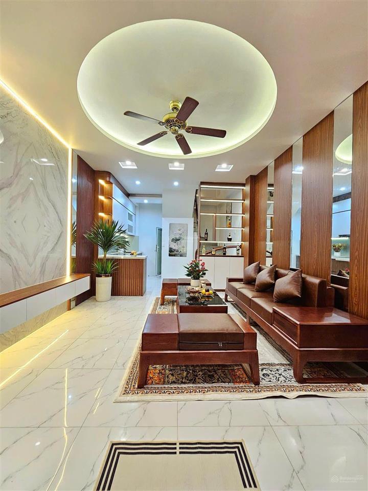 Siêu phẩm nhà phố trung hòa, nhà mới đẹp, ngõ 3m thông, 2 mặt thoáng, tặng nội thất, 41m2, 5 tầng