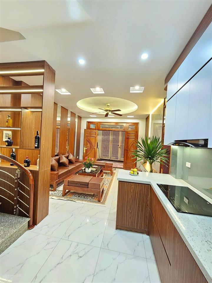 Siêu phẩm nhà phố trung hòa, nhà mới đẹp, ngõ 3m thông, 2 mặt thoáng, tặng nội thất, 41m2, 5 tầng