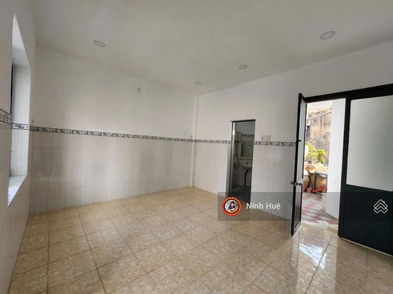 Quận 1 cc tân định 23m shr lâu dài giá 2,47tỷ.