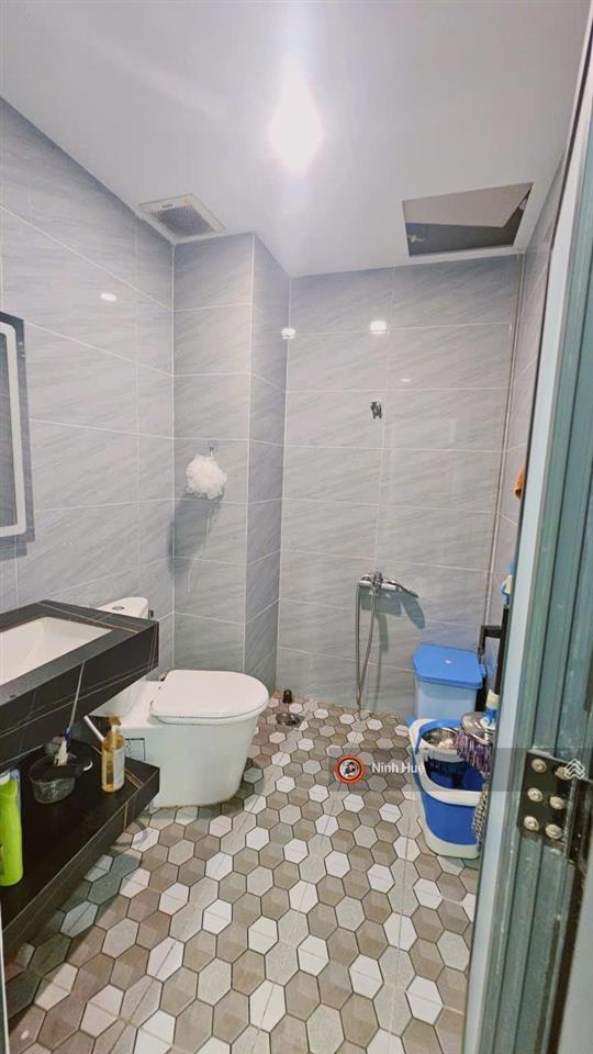 Tân phú shophouse sơn kỳ 2 ngay aeon dân trí ngang 7 giá 6,2tỷ.