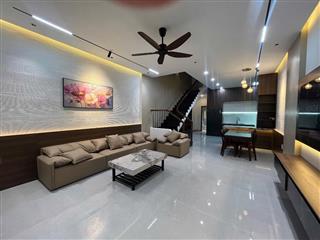 KHÔNG CÓ CHỖ CHÊ NHÀ 3 TẦNG CỰC ĐẸP MẶT TIỀN THANH HOÁ,HOÀ XUÂN,CÓ GARA ÔTÔ,SÁT VÕ AN NINH