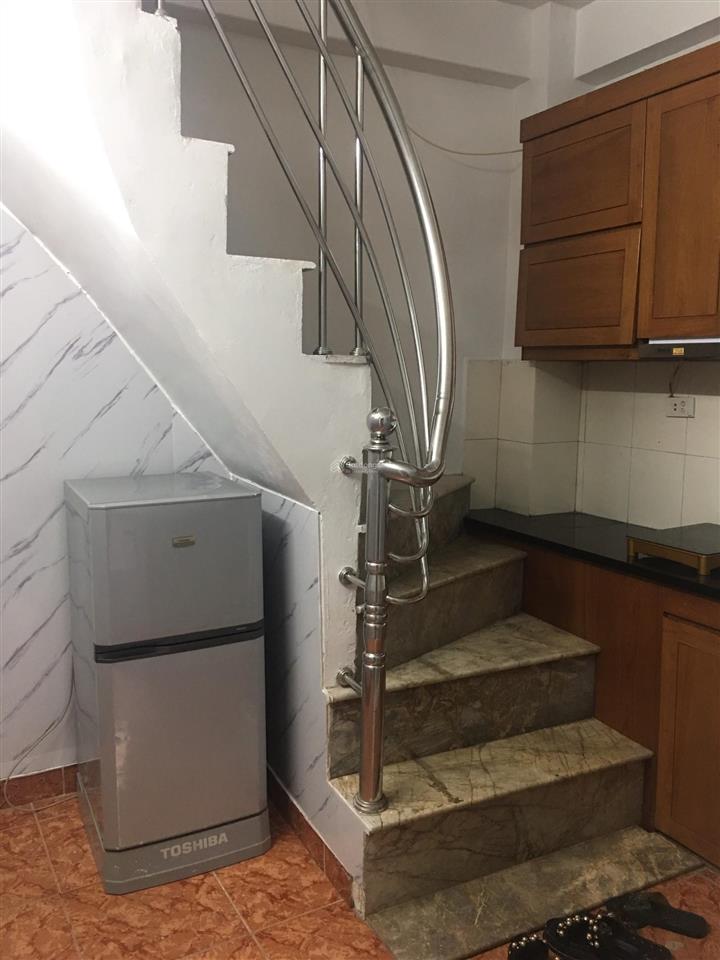 Chính chủ cho thuê nhà phố hàng lược. nội thất đầy đủ, dọn vào ở luôn