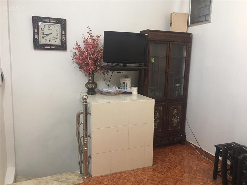 Chính chủ cho thuê nhà phố hàng lược. nội thất đầy đủ, dọn vào ở luôn