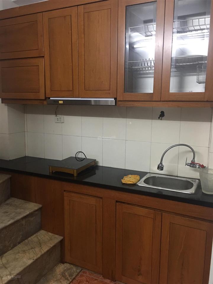 Chính chủ cho thuê nhà phố hàng lược. nội thất đầy đủ, dọn vào ở luôn