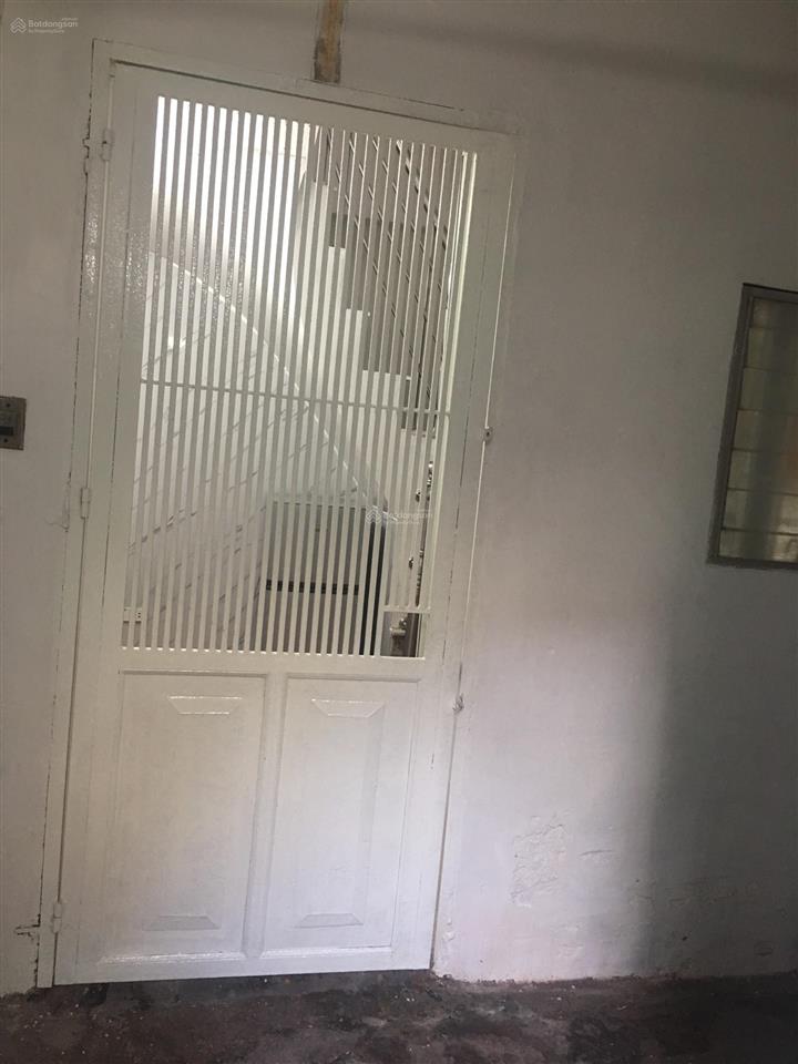 Chính chủ cho thuê nhà phố hàng lược. nội thất đầy đủ, dọn vào ở luôn