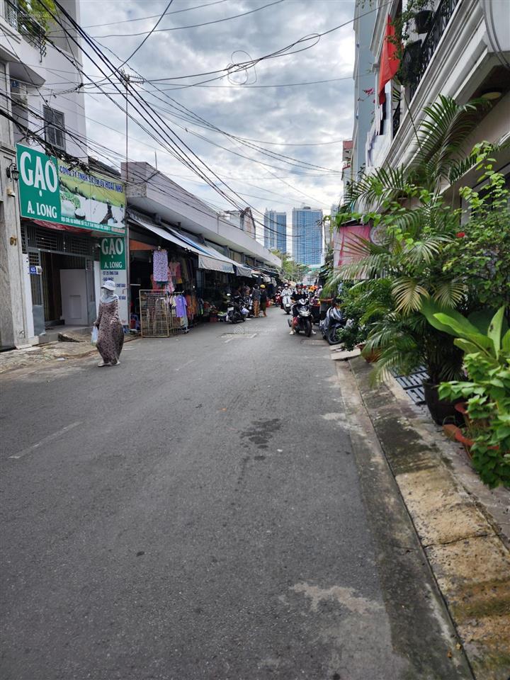 Chính chủ bán gấp nhà mặt tiền quận 7  giá cả thương lượng