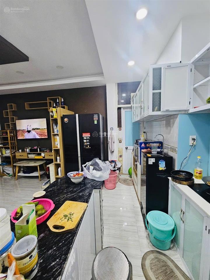 Âu dương lân q8  hẻm ô tô tránh  dt khủng 94m2